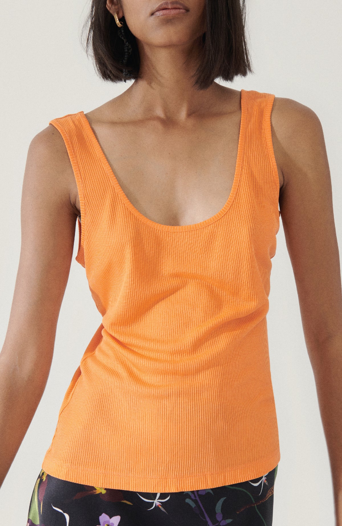 Ribbed Tank Fire Lily