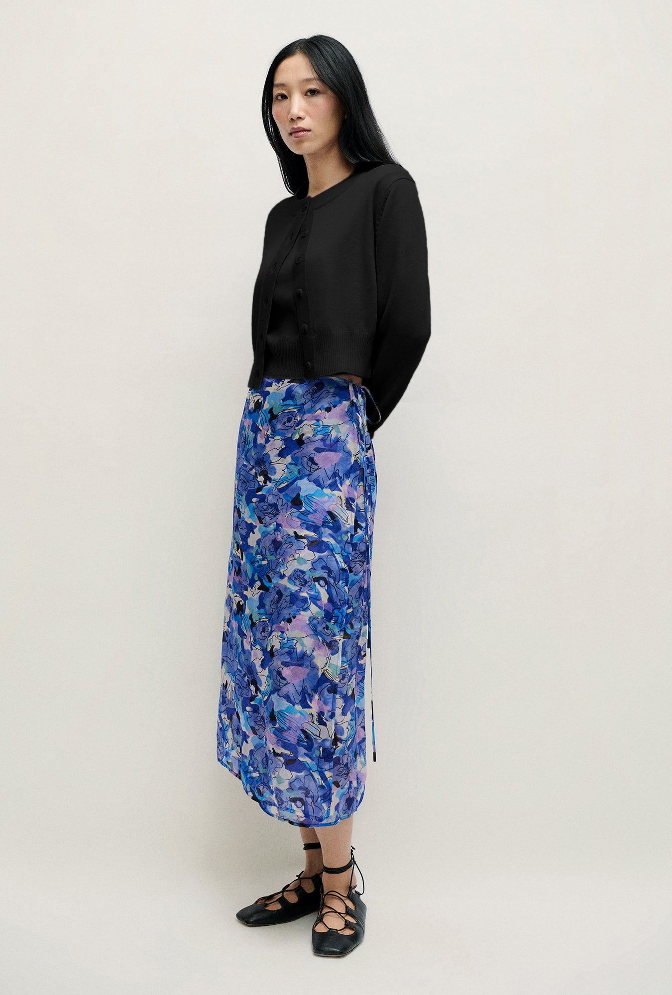 Wool Cropped Cardigan Black