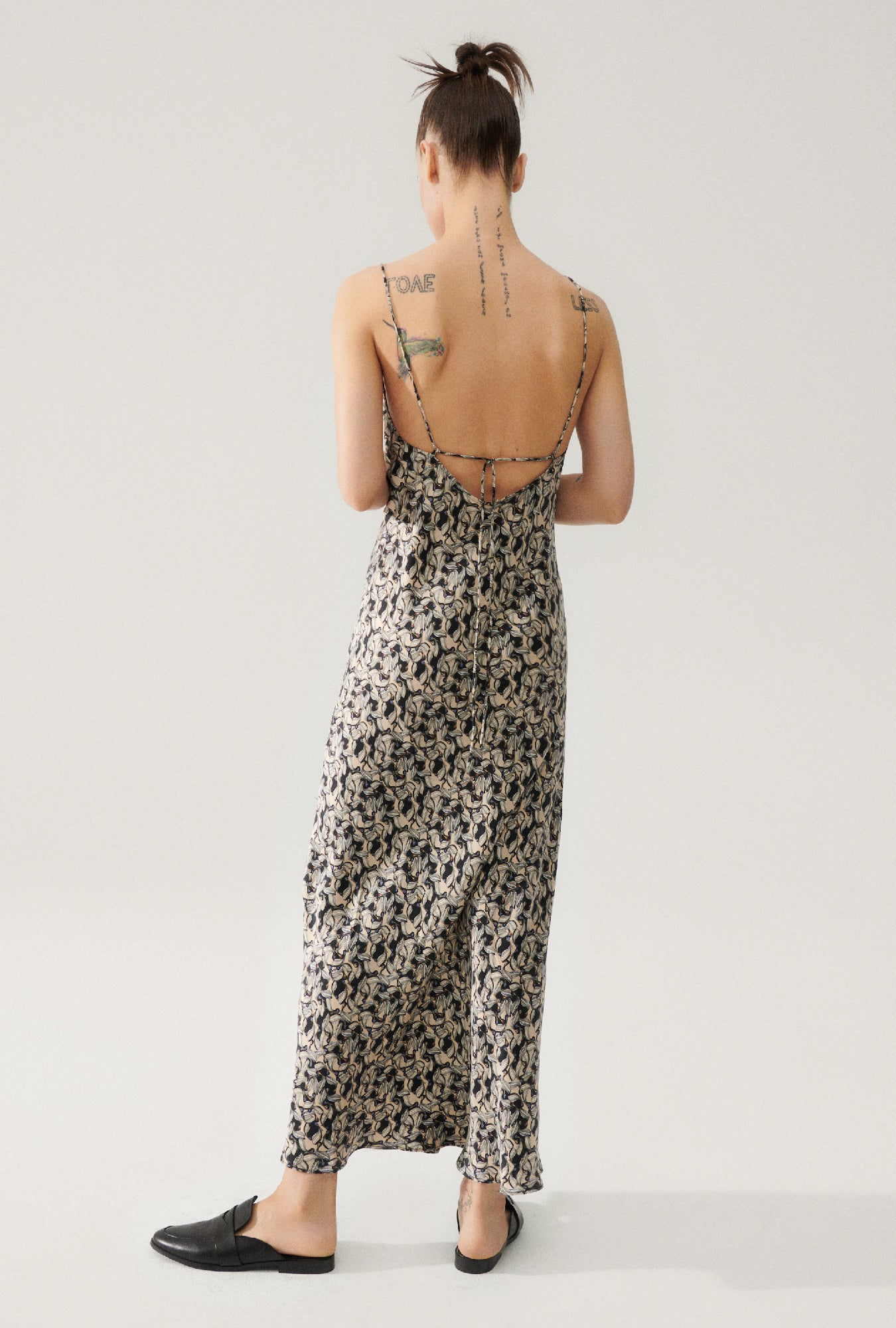 Deco Rouleau Dress Pelicans