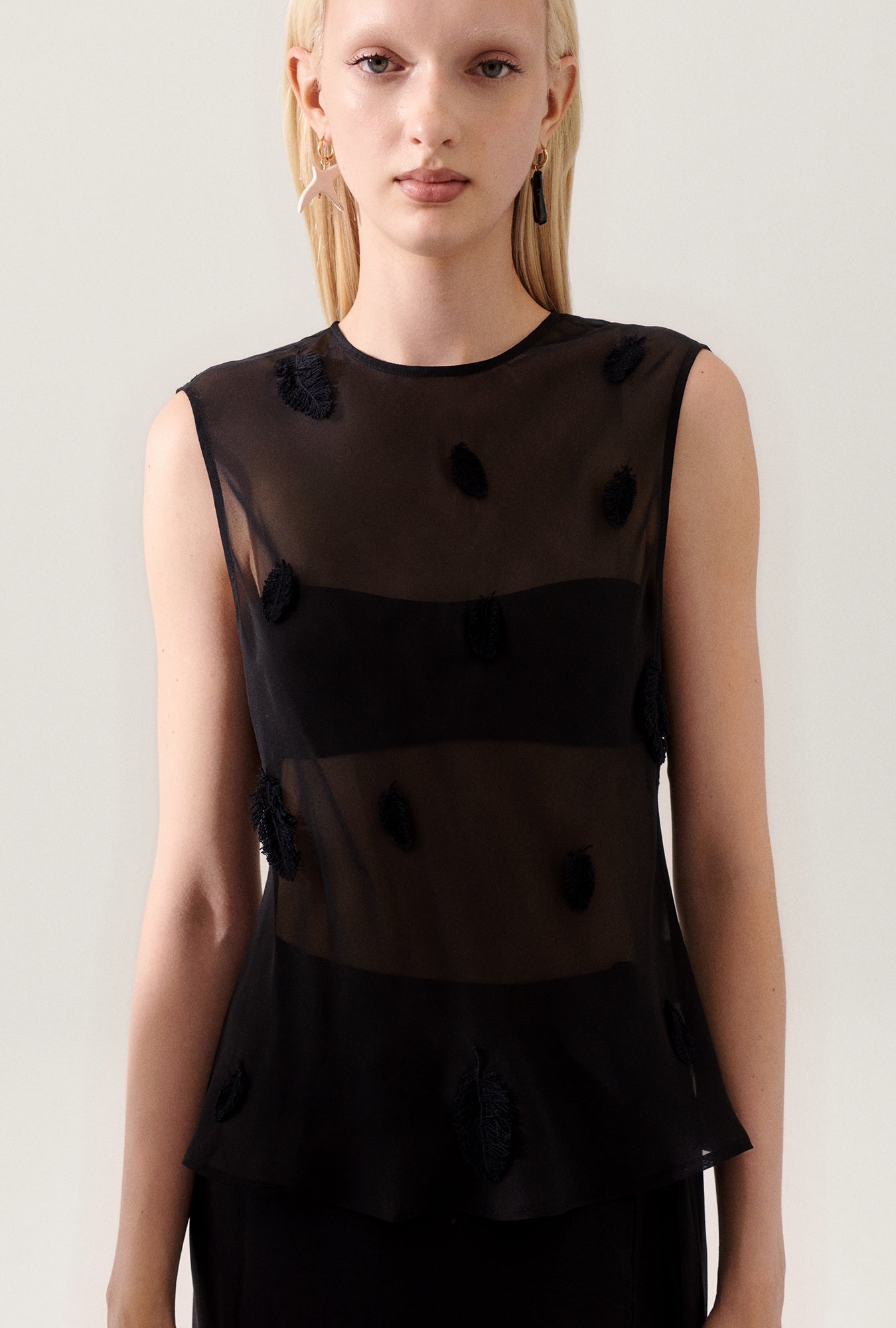 Feather Top Black